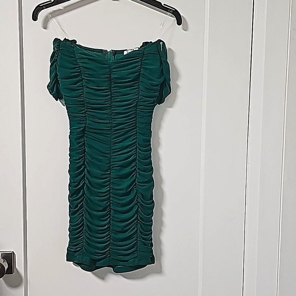 Dress - Picture 1 of 2